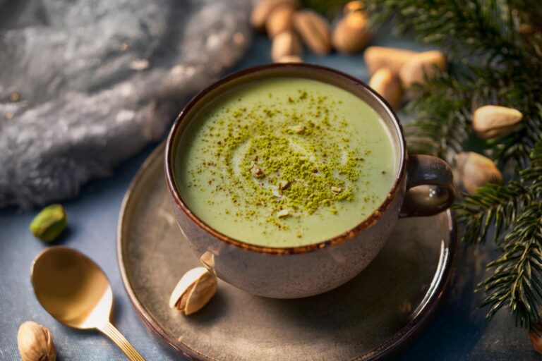 Crema calda dessert al pistacchio fatta con preparato Horeca made in Italy