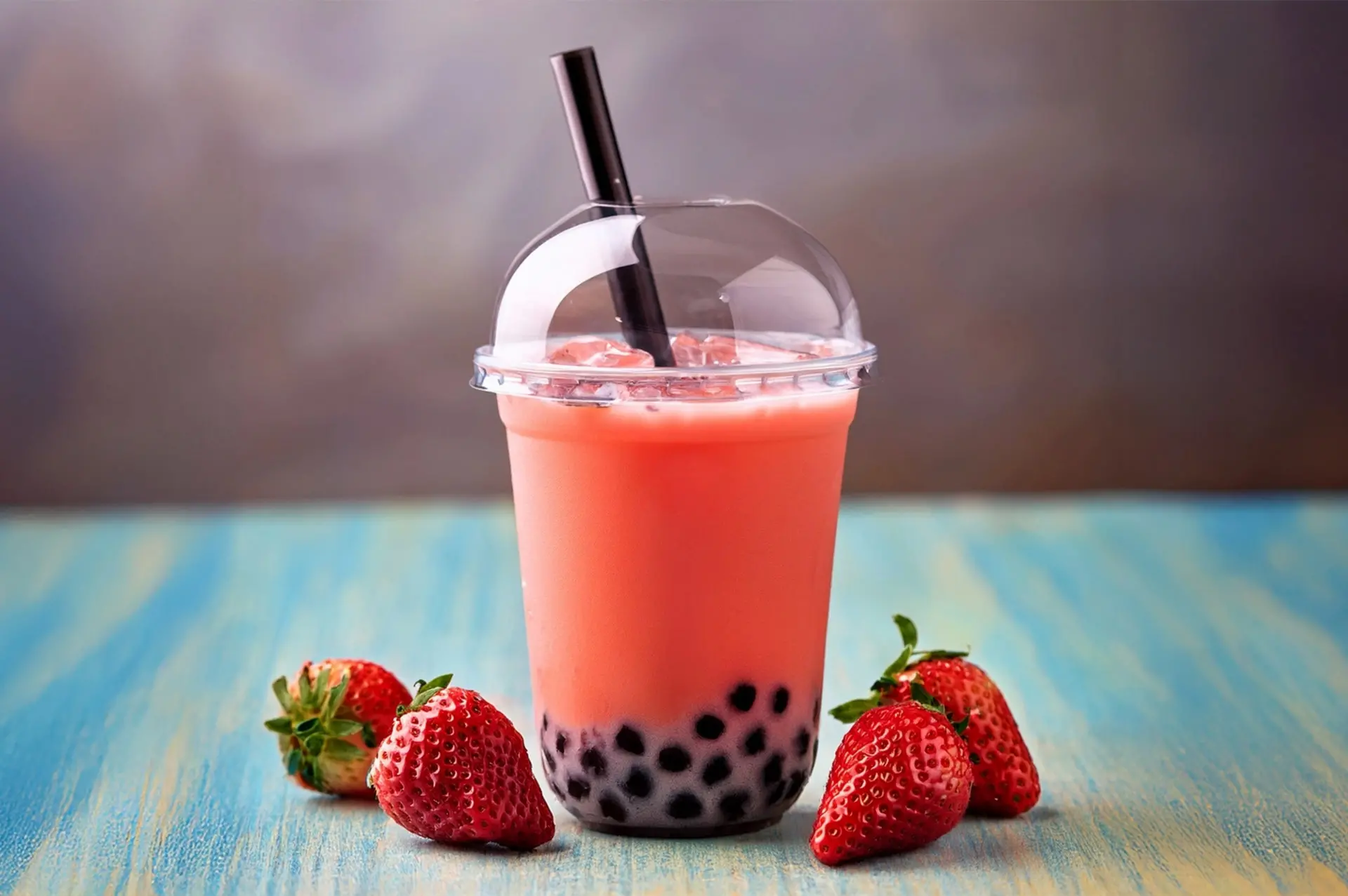 Bubble tea black tea and strawberry made with Horeca preparation made in Italy